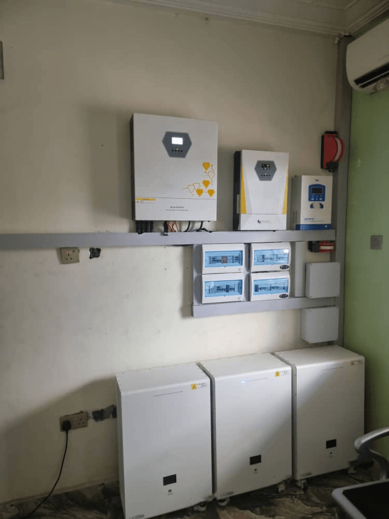 Crepower 11KW+5.5KW Solar Inverter with 3 of Floor 15KWh Lithium Battery