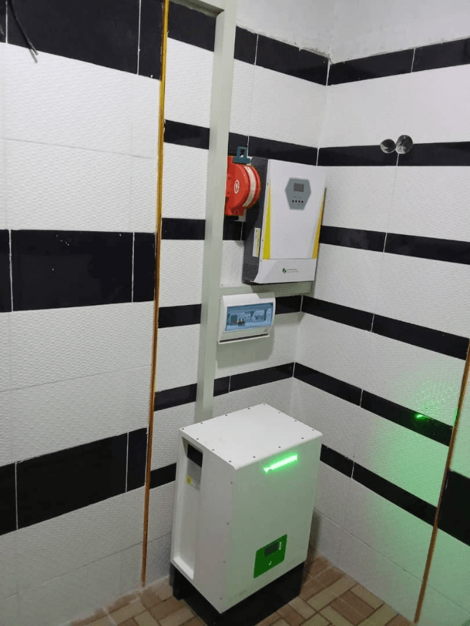 Crepower 5.5KW Solar Inverter with 51.2V 200AH 10KWh Storage Battery
